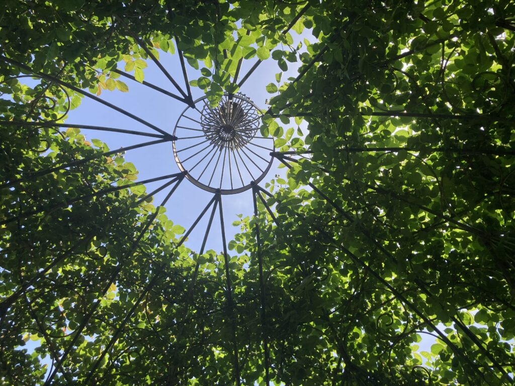 韻を踏まないＡＩ、ダジャレを言いたい人間【堀越英美】